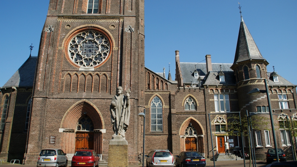 Bonifatiuskerk 16x9 - Sint-Vitusparochie